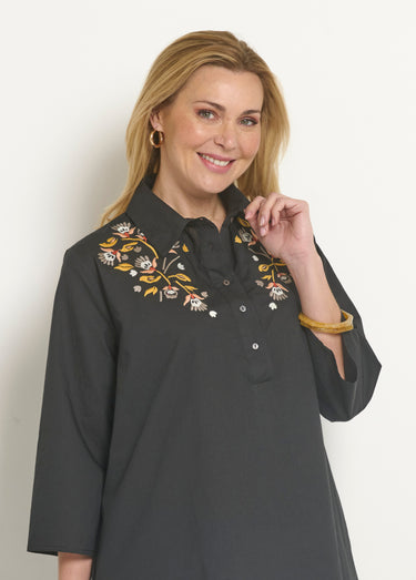 Robe housse manches 3/4 broderies colorées Noir