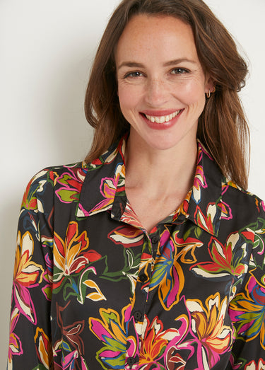 Robe chemisier courte fleurie en satin Noir/Rose