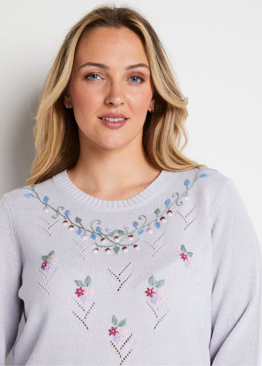 Pull doux uni brodé ajouré col rond Argent