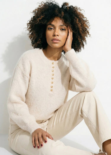 Pull avec laine et petits boutons métal Beige