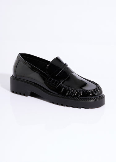 Mocassins vernis semelle épaisse crantée Noir