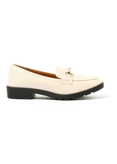Mocassins vernis avec mors métal Beige