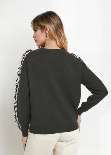 Pull maille épaisse broderies manches Noir