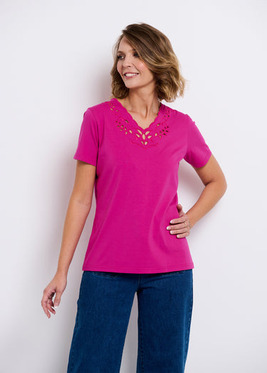 T-shirt col V ajouré brodé Fuchsia