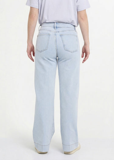 Jean avec pli permanent, spécial PETITE Bleu Clair