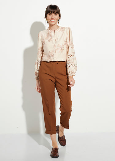 Chemisier boutonné, broderies et guipure Beige
