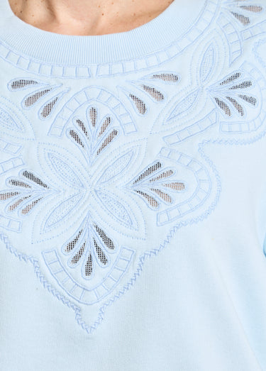 Sweat molleton pur coton brodé ajouré Ciel