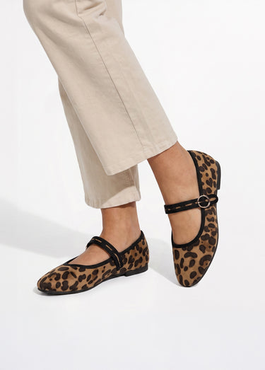 Ballerines style babies avec bout carré Leopard