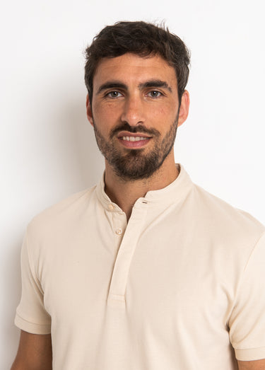 Polo manches courtes avec col mao Beige