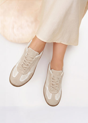 Sneakers simili cuir lisse et suédé Beige