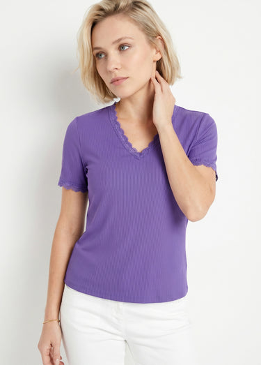 T-shirt col V fines côtes dentelle manches courtes Parme