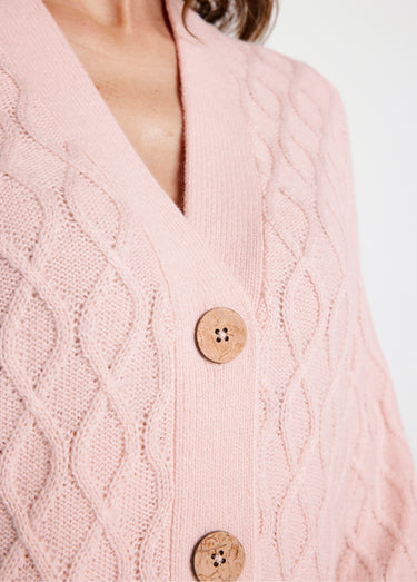 Gilet long boutonné torsades col V Rose
