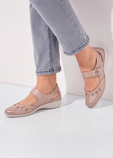 Ballerines grande largeur scratchées cuir Taupe Irise