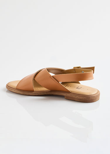 Sandales plates brides croisées Marron