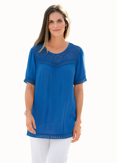 Tunique dentelle et macramé Bleu