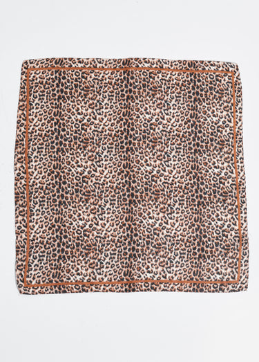Foulard carré tendance motif léopard Leopard