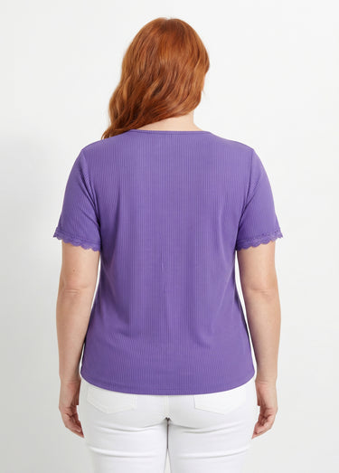 T-shirt col V fines côtes dentelle manches courtes Parme