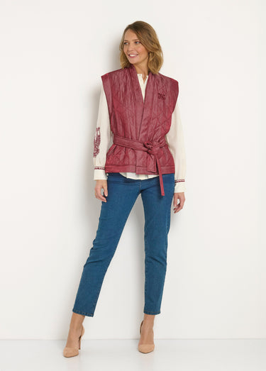 Veste matelassée sans manches avec ceinture Bordeaux