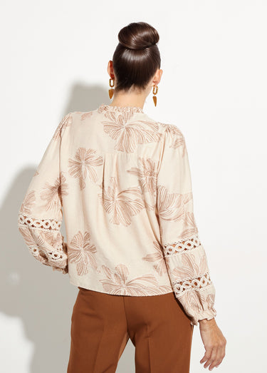 Chemisier boutonné, broderies et guipure Beige