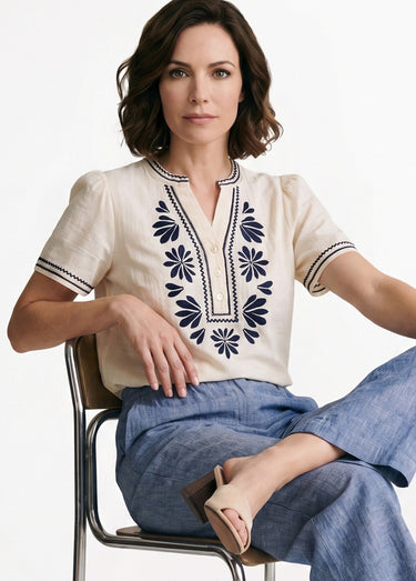 Blouse broderies fleuries col tunisien Ecru/Bleu
