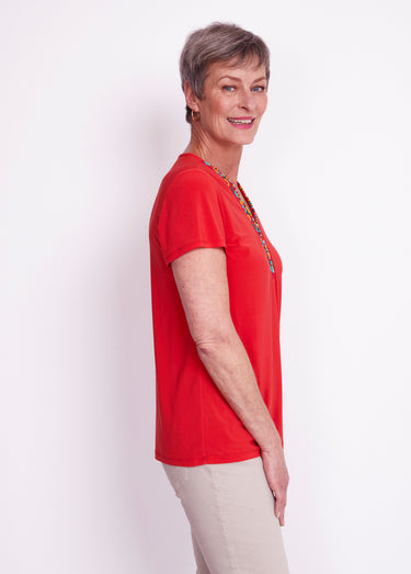 Tee-shirt maille extensible encolure fantaisie Rouge