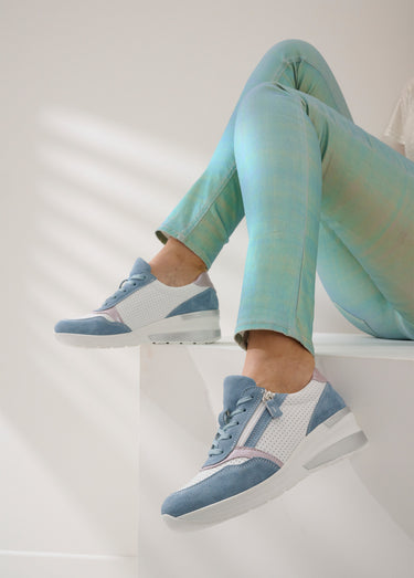 Baskets grande largeur compensées cuir Bleu / Blanc