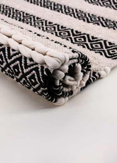 Tapis lirette ethnique rayé, 110x60cm Blanc / Noir