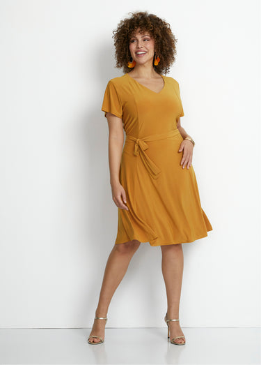 Robe courte ceinturée col V Jaune