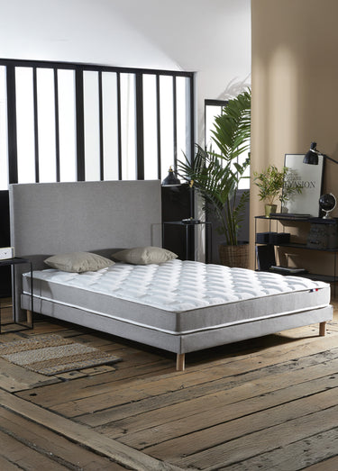 Matelas mousse haute résilience ferme, haut. 17/18cm Blanc