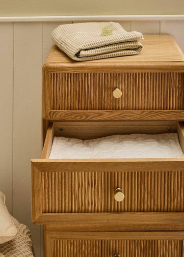 AVA Chiffonnier 5 tiroirs effet lamellé Bois Clair