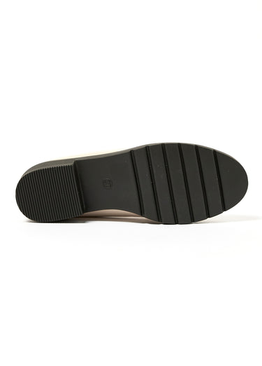 Mocassins vernis avec mors métal Beige