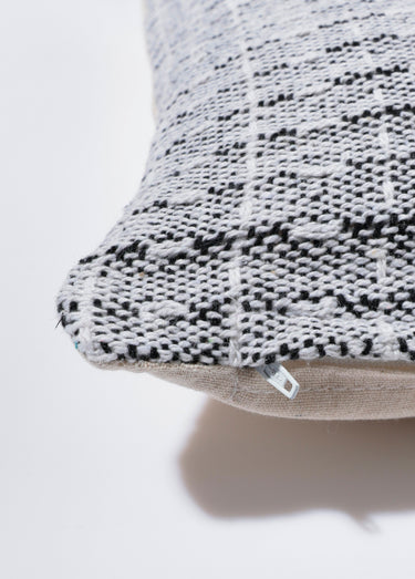 Housse coussin tissée 50x50cm, rectangles Blanc / Noir