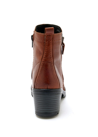 Boots cuir, talon large et bout amande Marron