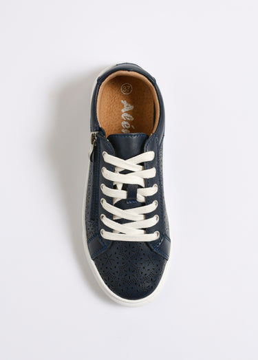 Baskets motifs ajourés à lacets et zip Marine