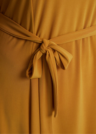 Robe courte ceinturée col V Jaune