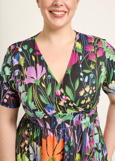 Robe longue fluide manches courtes, fleuri Imprime Fond Noir