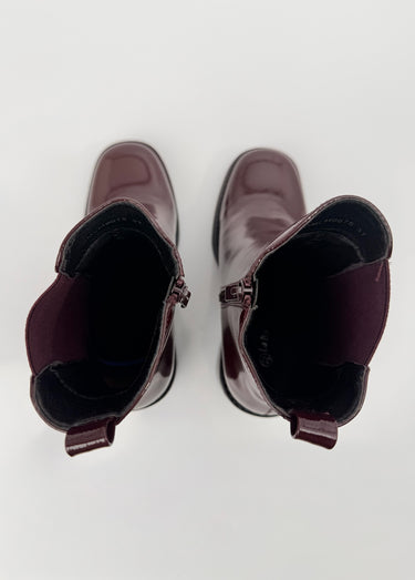 Chelsea boots vernies à talon, bout carré Bordeaux