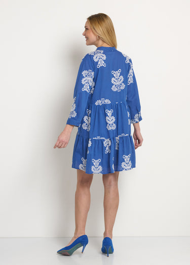 Robe volantée courte avec broderies Bleu