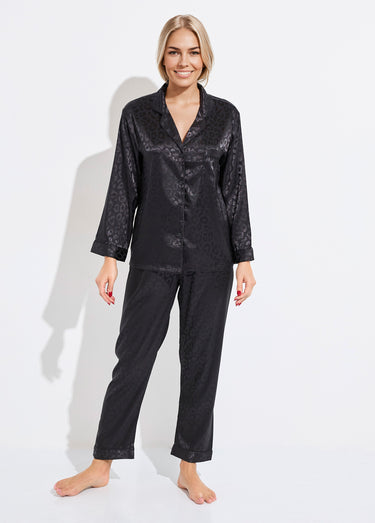 Pyjama long en satin motif léopard Noir