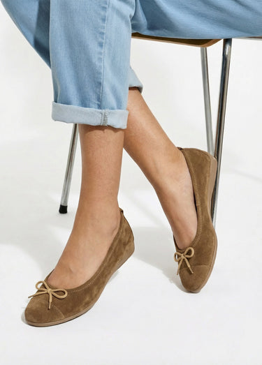 Ballerines souples largeur confort cuir velouté Camel