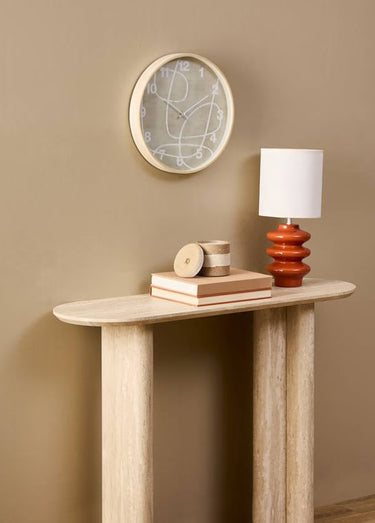 Horloge motif abstrait cadre aspect bois Beige