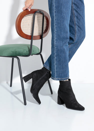 Boots suédine bout pointu et talon mode Noir