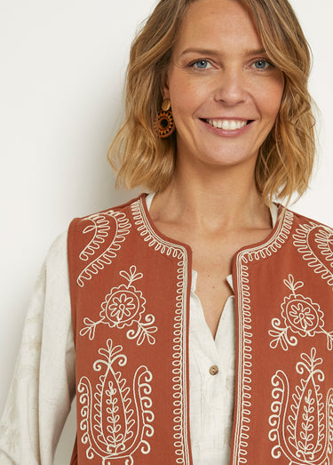Gilet sans manches brodé style scandinave Paprika