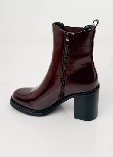 Chelsea boots vernies à talon, bout carré Bordeaux