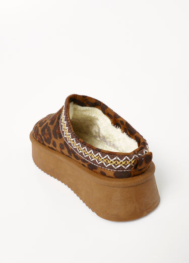 Mules effet daim fourrées et compensées Leopard