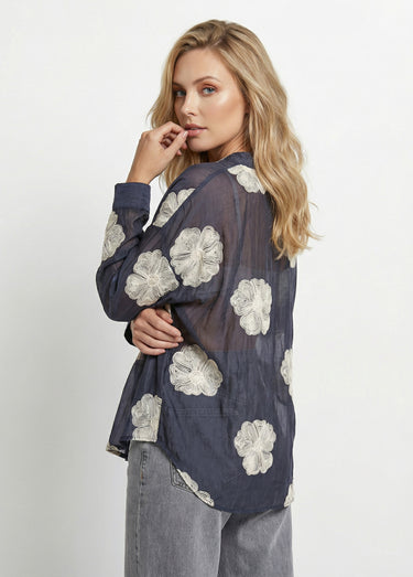 Chemisier en voile, broderies camelias Marine