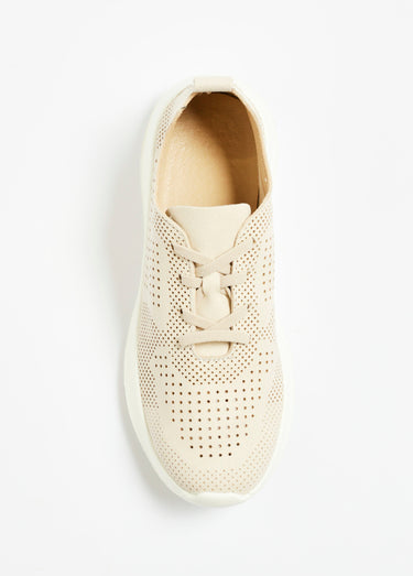 Baskets perforées aspect suédine avec lacets Beige