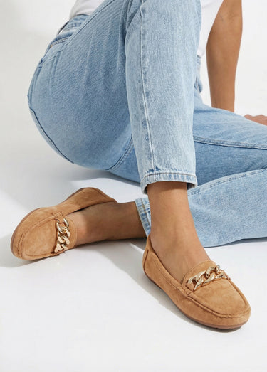 Mocassins suédine, bride maillons métal Camel
