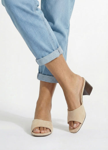 Mules suédine à talon façon lamellé Beige