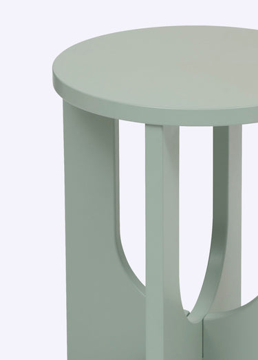 Table d'appoint épurée avec pied évidé Vert